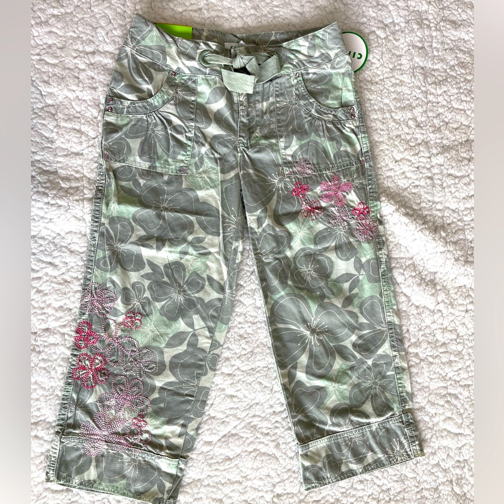 Circo‎ Girls Size 10 Floral Camo Capri Pants